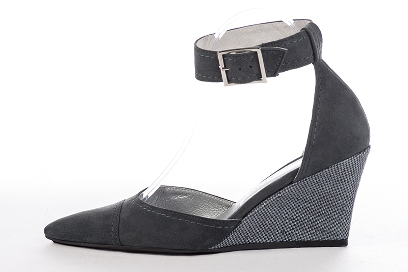 3 1&frasl;8 inch / 8 cm high wedge heels. Profile view - Florence KOOIJMAN